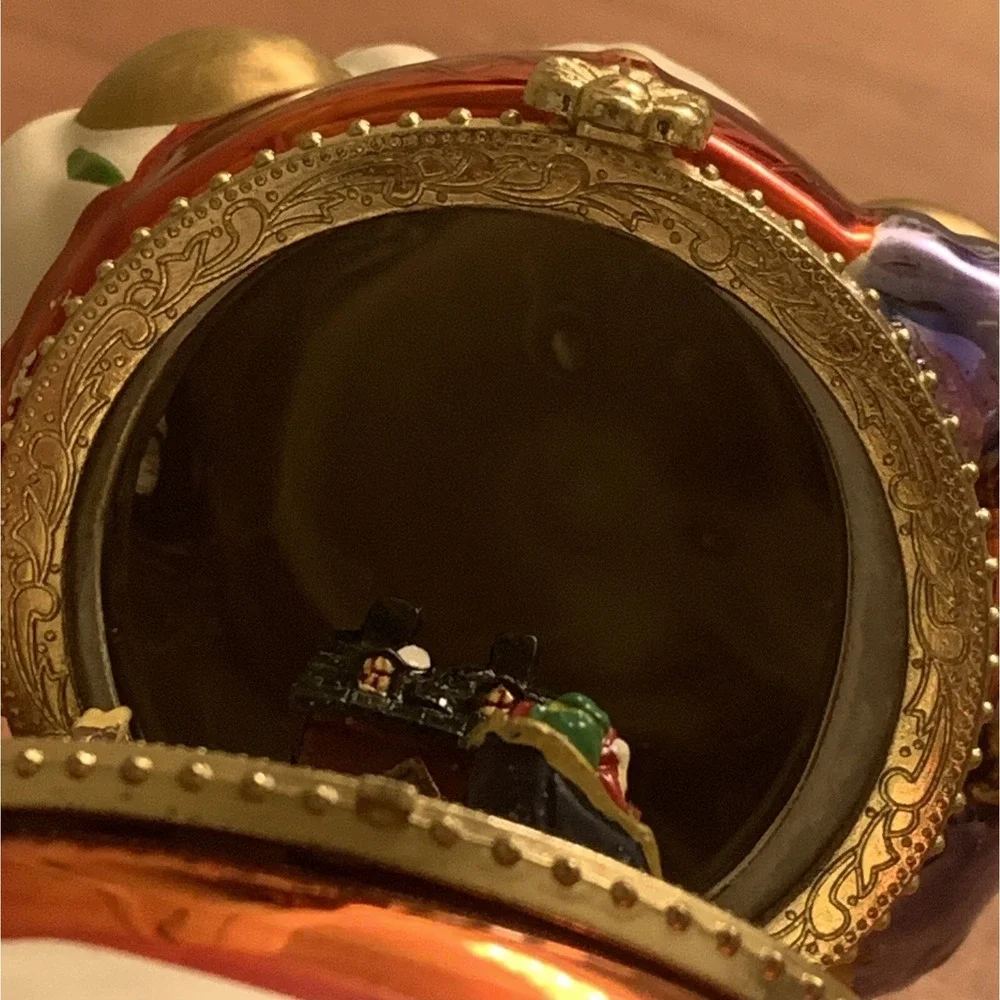Mr. Christmas Porcelain Animated Santa Music Box Revolving‎ Santa Sleigh Video